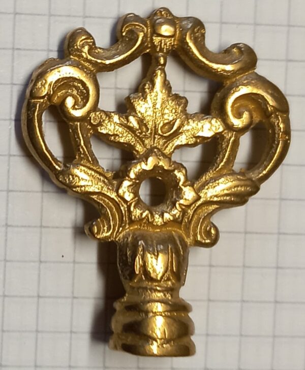 Clé laiton  12.106.1  anneau seul dim. 39x30mm