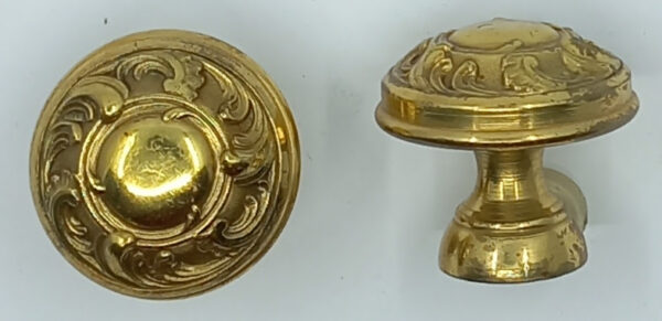 Bouton laiton 14.103  Louis XV, poli, diamètre 15 à 45mm