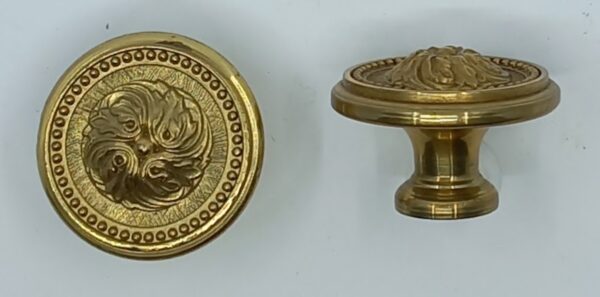Bouton laiton 14.112  Louis XVI, poli, diamètre 25 à 40mm