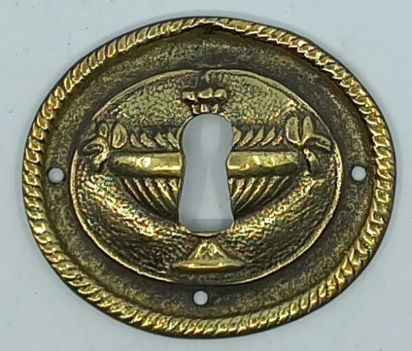 Entrée laiton 20.514.1 bronze patiné,  52x60mm, Louis XVI.