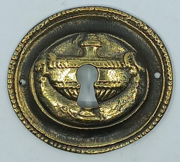 Entrée laiton 20.515.1 bronze patiné,  58x65mm, Louis XVI.