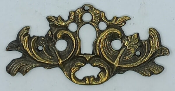 Entrée laiton 20.522.1 bronze patiné,  39x78mm, Louis XVI.