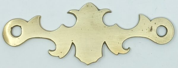 Poignée laiton 24.402.1  Platine 116x44mm,  E/A 100mm.