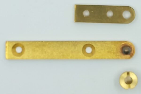 Pivot laiton 50.113  droit, 80mm, C =avec petit côté, ou D= avec douille, la paire haut et bas.