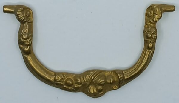 Poignée laiton 24.506.1  bronze Ls XIV, polie, E/A 85mm, H 50mm, avec attache boule.
