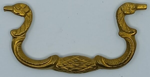 Poignée laiton 24.507.1  bronze Ls XIV, polie, E/A 87mm, H 46mm, avec attache boule.