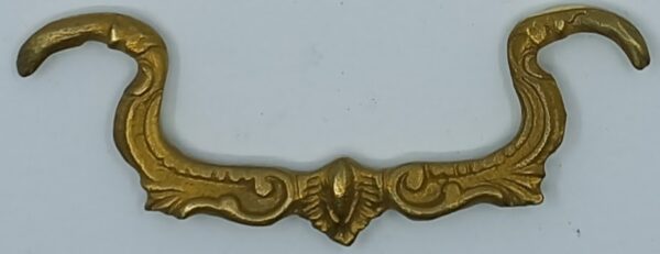 Poignée laiton 24.508.1  bronze Ls XIV, polie, E/A 76mm, H 36mm, avec attache boule.
