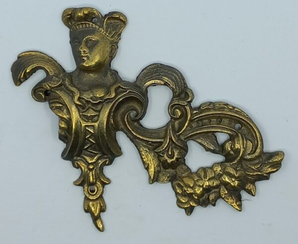 Poignée laiton 24.516.1 attache bronze Ls XIV, patiné, dim. 125x95mm, la paire.