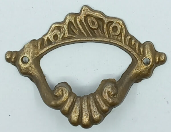 Poignée laiton 24.530.1  bronze Ls XIV, patiné, dim. 75x55mm.