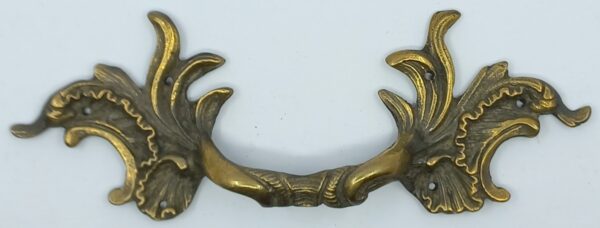 Poignée laiton 24.531.1  bronze Ls XIV, patiné, dim. 180x65mm.