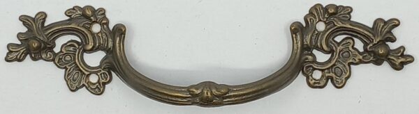 Poignée laiton 24.528.1  bronze Ls XIV, bruni, dim. 132x35mm.