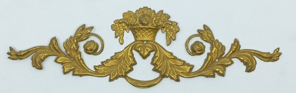 Motif, bronze, 30.462.1 Louis XVI, embouti, poli, 166x50mm.