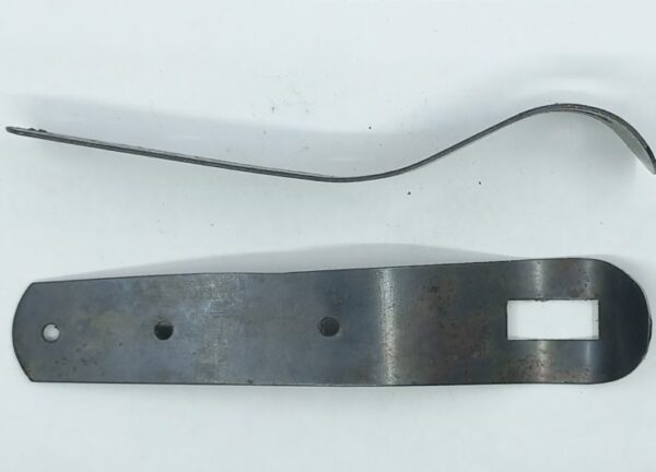 Fermeture, 10.921.1 ressort, 110x23mm, à visser, pour 10.920, porte d'armoire.