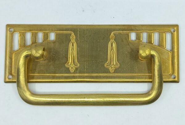 Poignée laiton 24.901.1 polie, entr'axe 58mm, Art nouveau. Assorti à l'entrée 20.703.