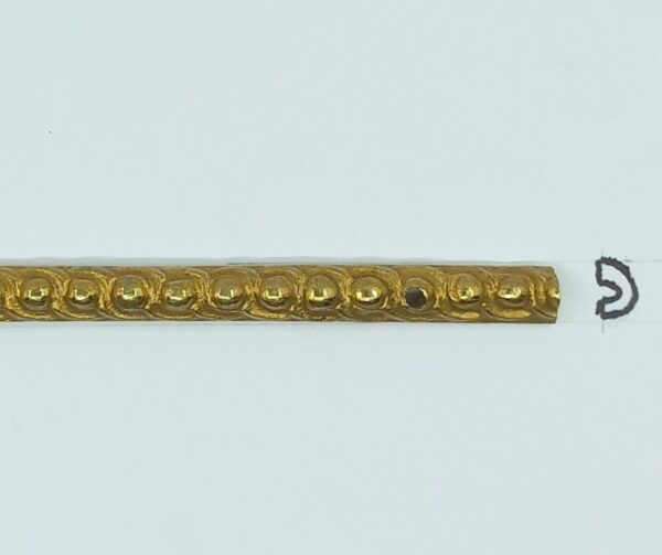 Moulure bronze 30.124.1  Perle 1/2 rond 6x4mm, massif, poli, prix par cm', en barre de 33 cm.