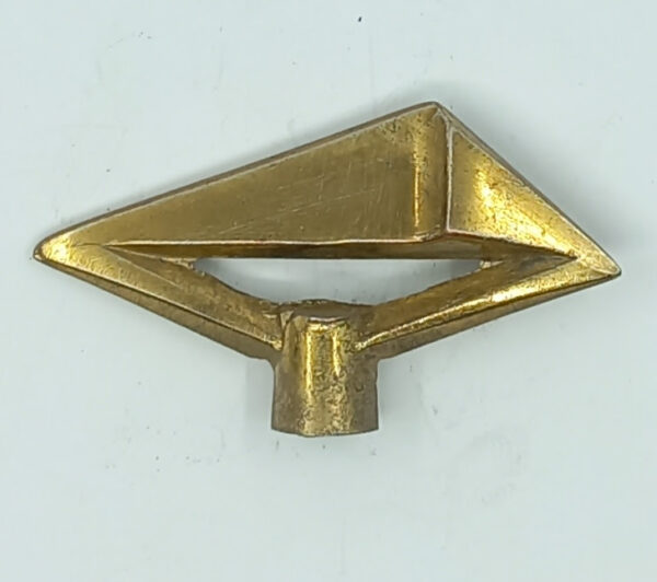 Clé laiton 12.303.1  anneau seul dim. 50x28mm, Art Déco.