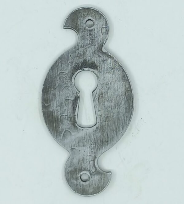 Entrée fer 22.104.1 vieilli,  sans chanfrein, 58x28mm.