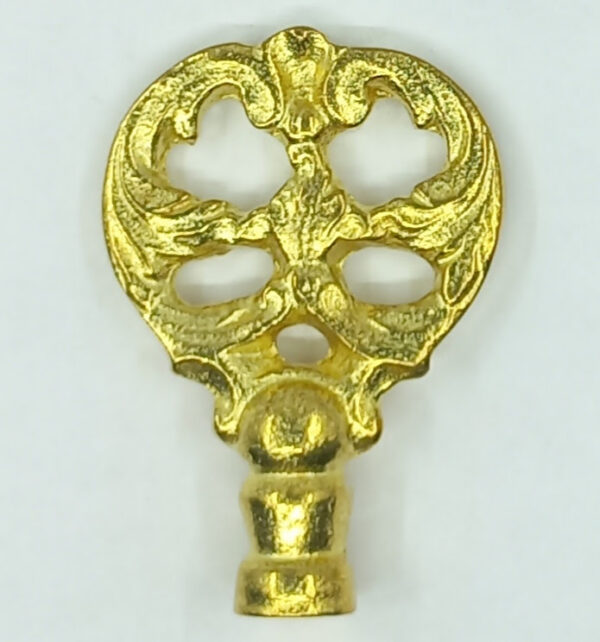 Clé laiton 12.112.1 anneau seul poli, dim. 50x35mm, Louis XIV.