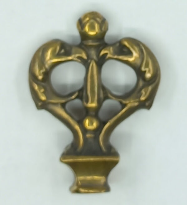 Clé laiton 12.115.1 anneau seul patiné, dim. 44x32mm, Louis XIV.