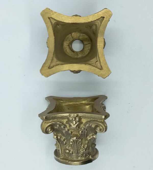Chapiteau, Corinthien, 30.571  , base diam. 37x55H ou 58x75H mm.