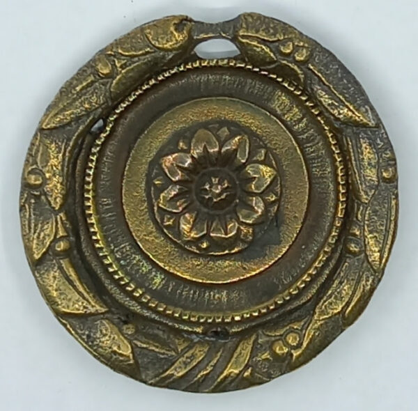 Poignée laiton 24.741   bronze Ls XVI, patiné,  diam. 40 ou 53mm, à lacet.