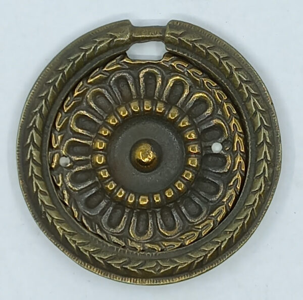 Poignée laiton 24.754.1   bronze Ls XVI, patiné,  diam. 57mm, à lacet.