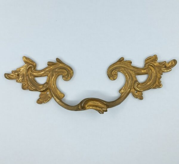 Poignée laiton 24.621.1  bronze Ls XV, dim. 180x63mm.