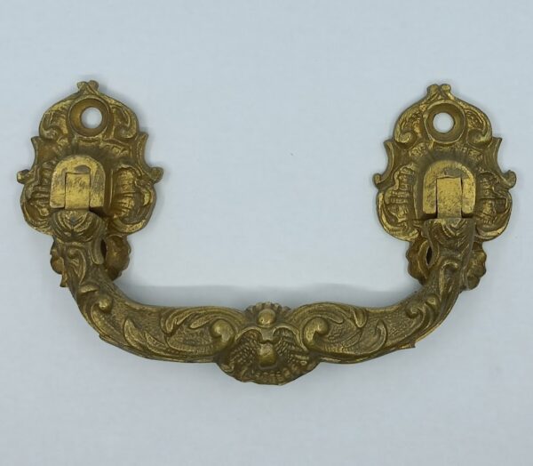 Poignée laiton 24.536.1  bronze Ls XIV, patiné, dim. 140x85mm, basculante sur rosace, la paire.
