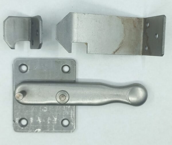 Loqueteau  60.206.1  en fer, pour pied rabatable, de table, la pièce.
