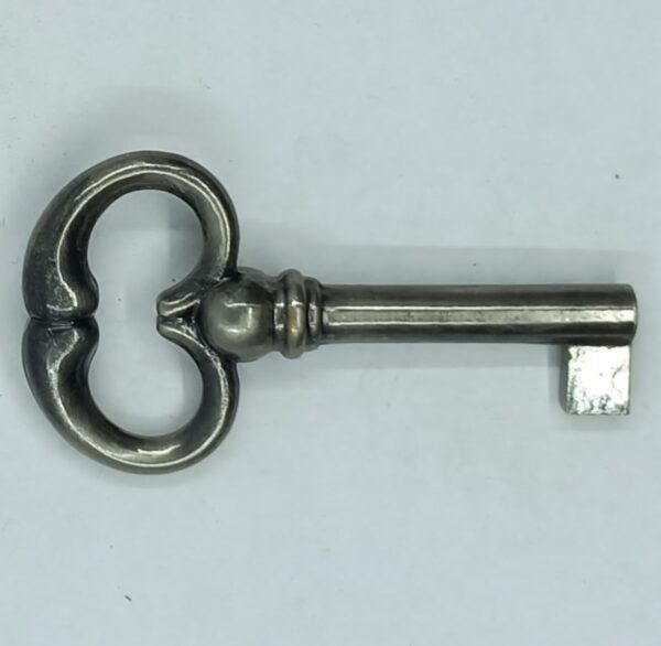 Clé fer 12.514.13  laiton zingué patiné noir, fut Euro 8 x 32mm.