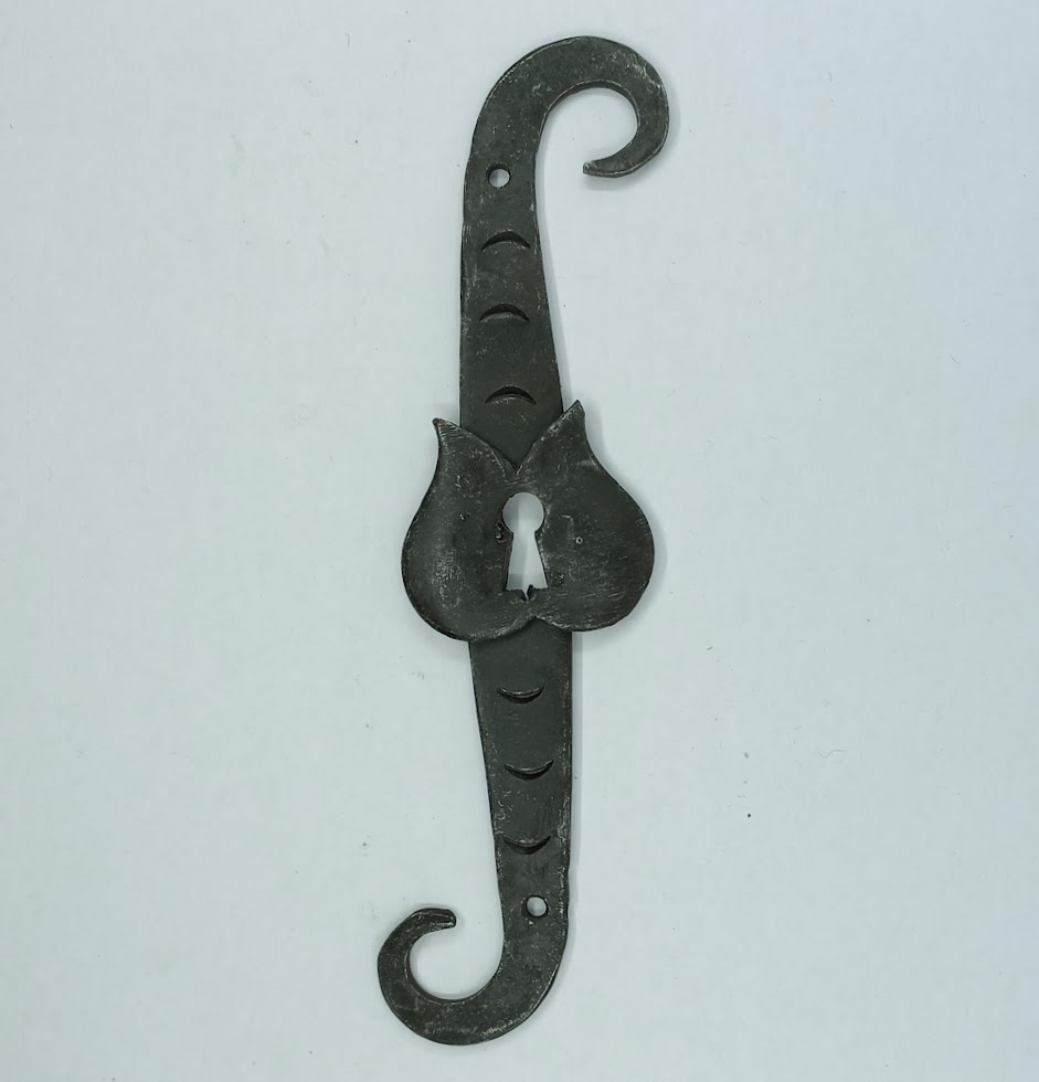 Entrée fer 22.261.1 forgé et patiné, h= 150x36mm.