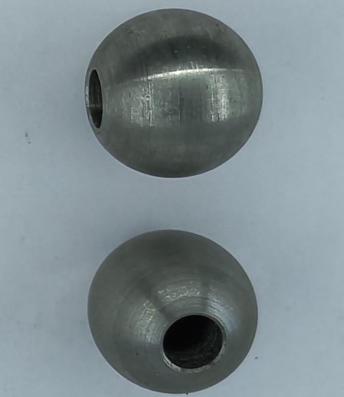 Boule fer brut 30.128 trou traversant, diam.ext/trou. 8/3 - 10/4 - 13/5 - 15/5,5 - 22/6mm.