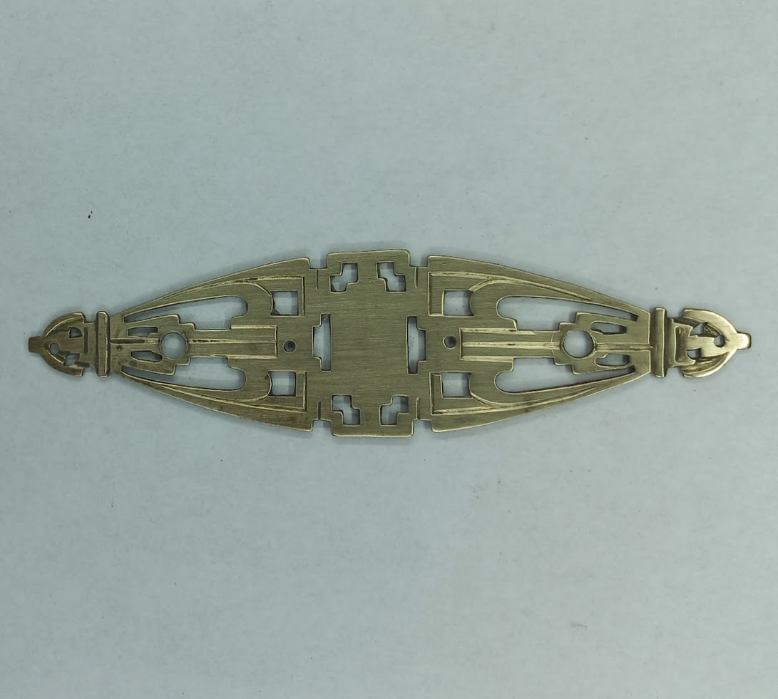 Poignée laiton vieilli 24.211.1 Platine 117x30mm, E/A 65mm.